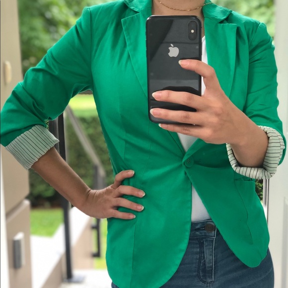 Classy Green blazer - Picture 1 of 12